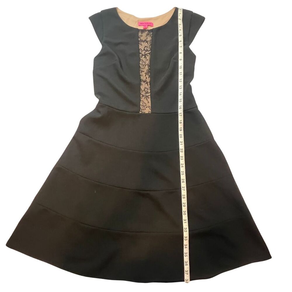Betsy Johnson Cocktail Dress 10 Black Floral Lace Cap Sleeve Asymmetrical Flare - Picture 4 of 11